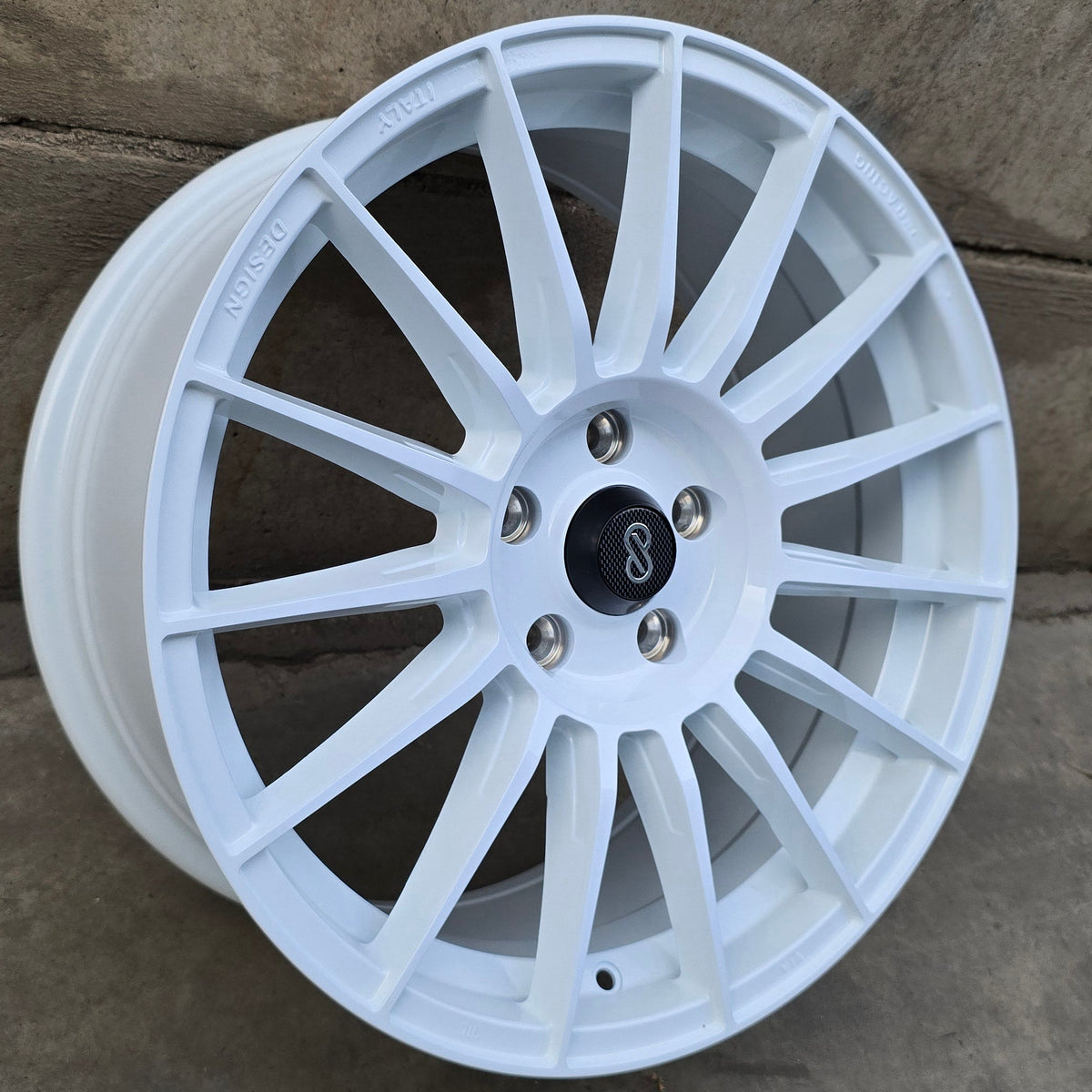 SET DE 4 LLANTAS ENKEI. Aro 18 - 5x114. Color Blanco. (ZR007).