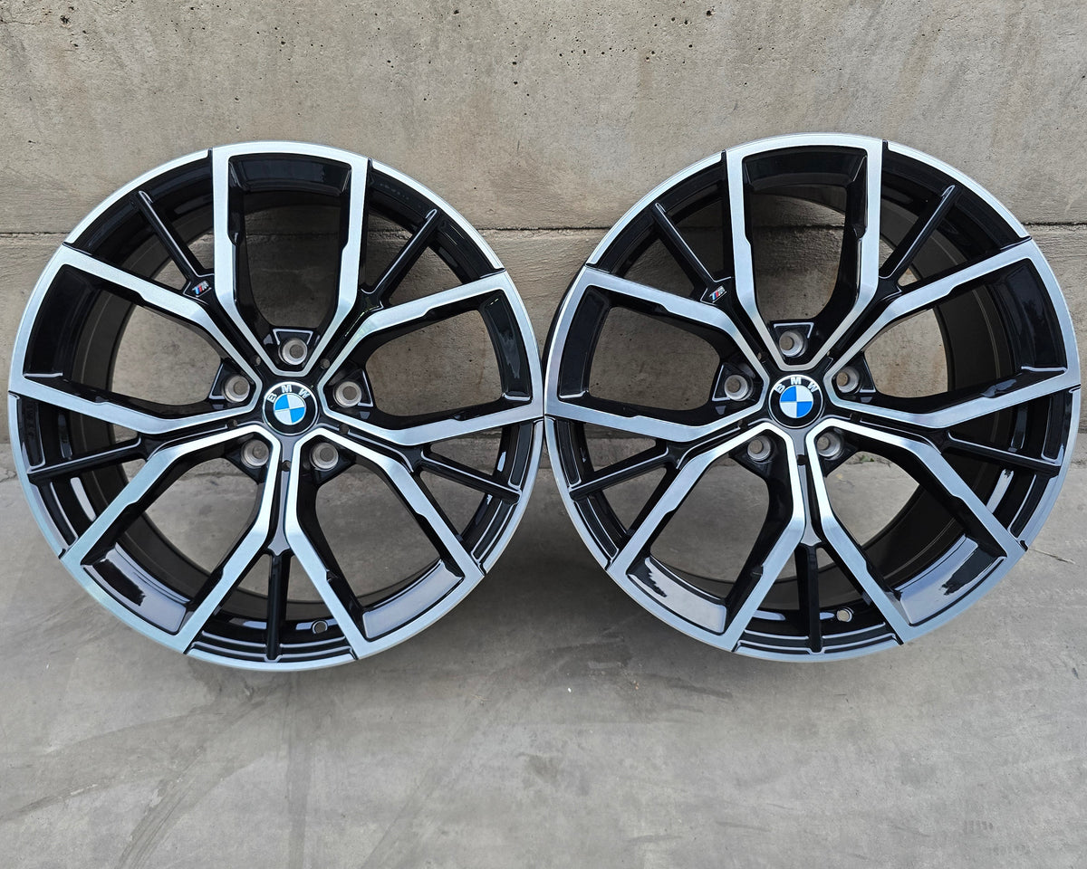 SET DE 4 LLANTAS BMW ASIMÉTRICAS *. Aro 19 - 5x120. Color Cromado Fondo Negro. (H3010F)