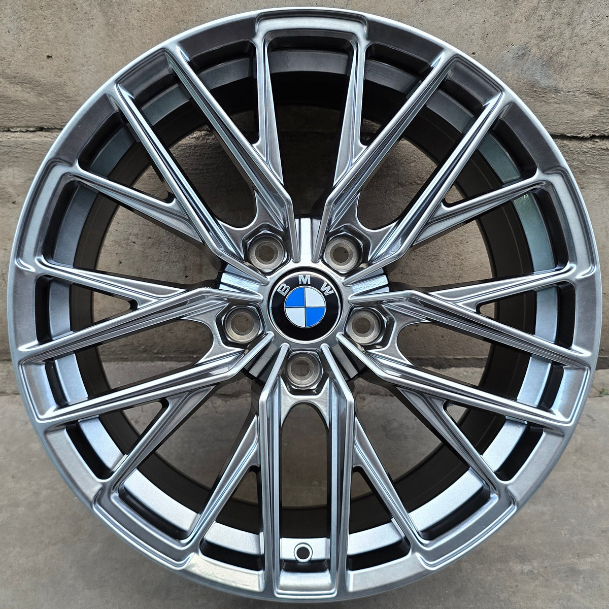 SET DE 4 LLANTAS BMW. Aro 18 - 5x120. Color Grafito Metalizado. (H3429F)