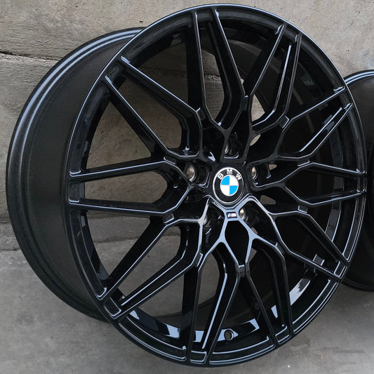 SET DE 4 LLANTAS BMW. Aro 19 - 5x120. Color Negro Brillante. (H3242F)