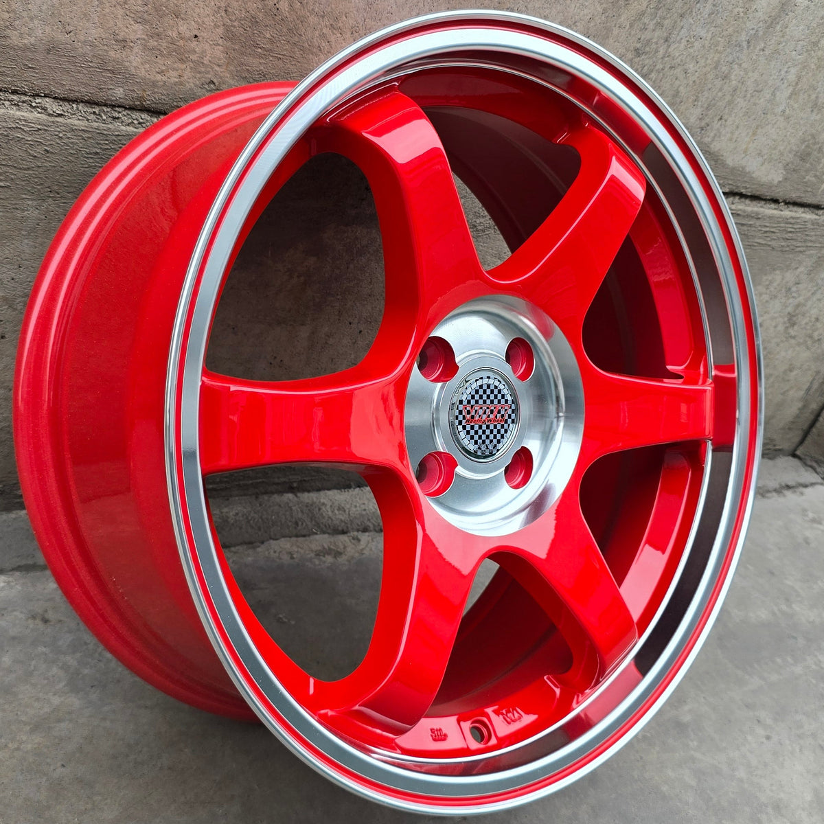 SET DE 4 LLANTAS VOLK RACING TE37 Red Edition. Aro 17 - 4x100. Color Rojo. (17N0338B)