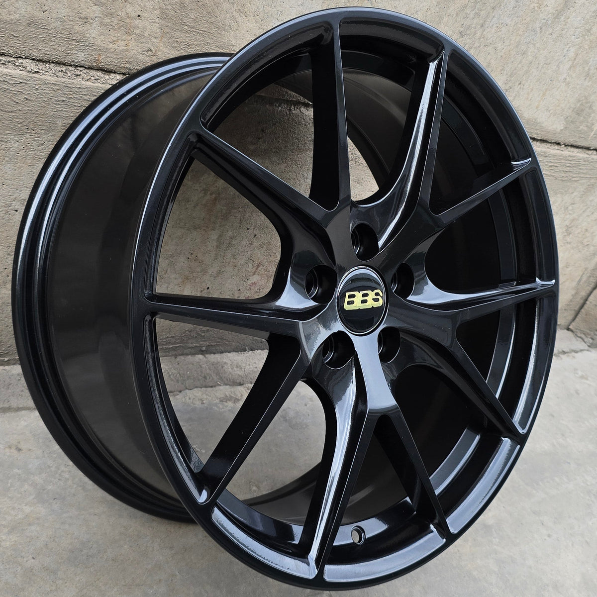 SET DE 4 LLANTAS BBS FIR *. Aro 17 - 5x100. Color Negro. (17H9017B)