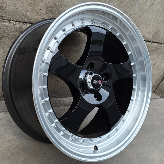 SET DE 4 LLANTAS  Color Negro Aro Cromado. Aro 17 - 4x100. (17N0270B)