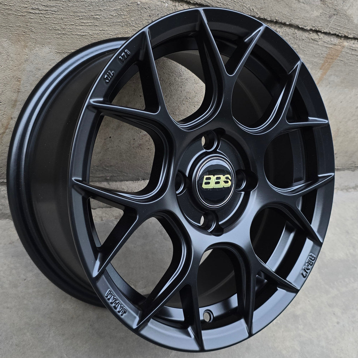 SET DE 4 BBS REV7 *. Aro 14 - 4x100. Color Negro (14CJCW36B)