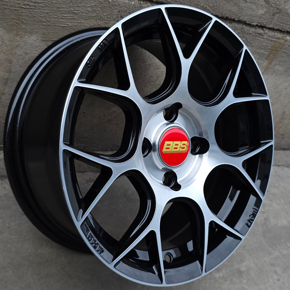 SET DE 4 BBS REV7 RACING *. Aro 14 - 4x100. Color Cromado Fondo Negro (14B4260B).