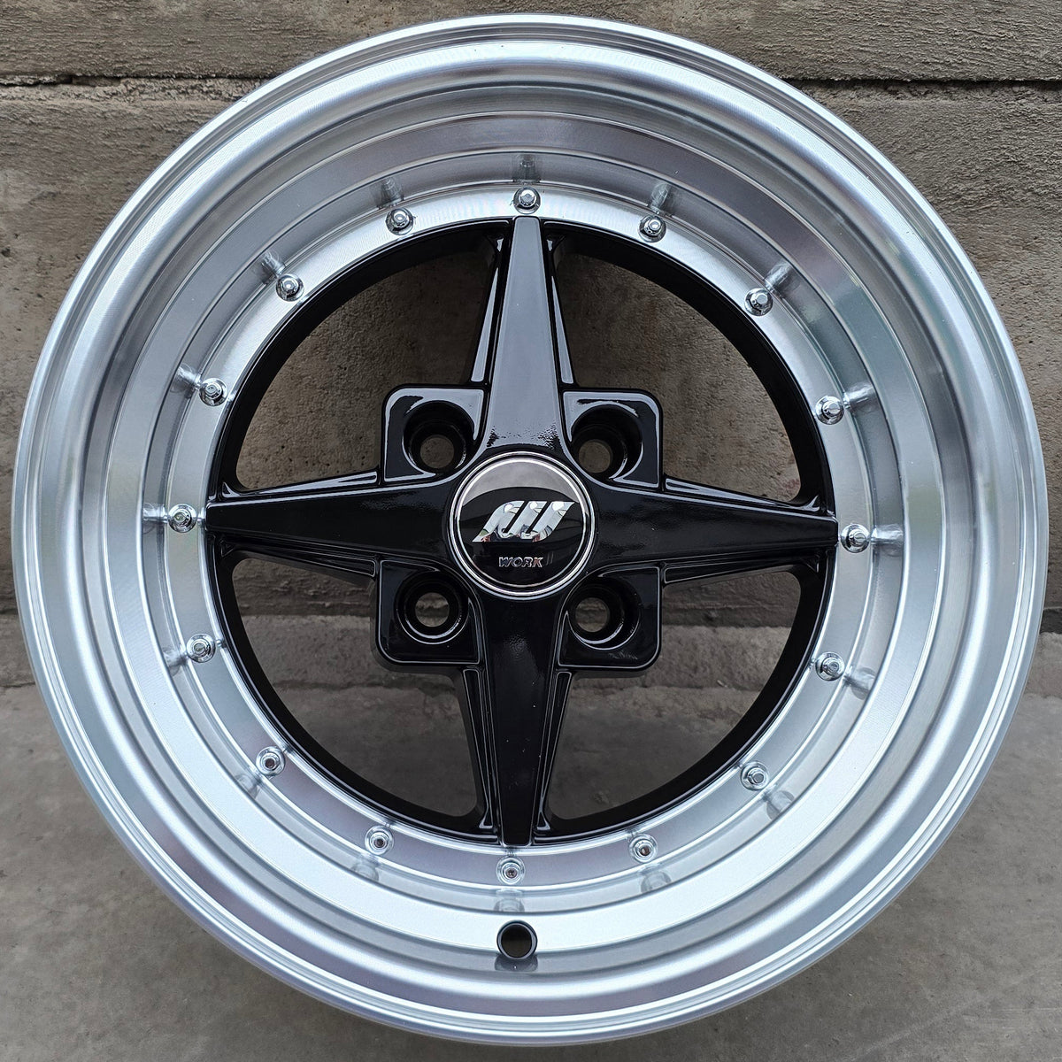 SET DE 4 LLANTAS WORK EQUIP. Aro 14 - 4x100. Color Negro Aro Cromado (14N4260A).
