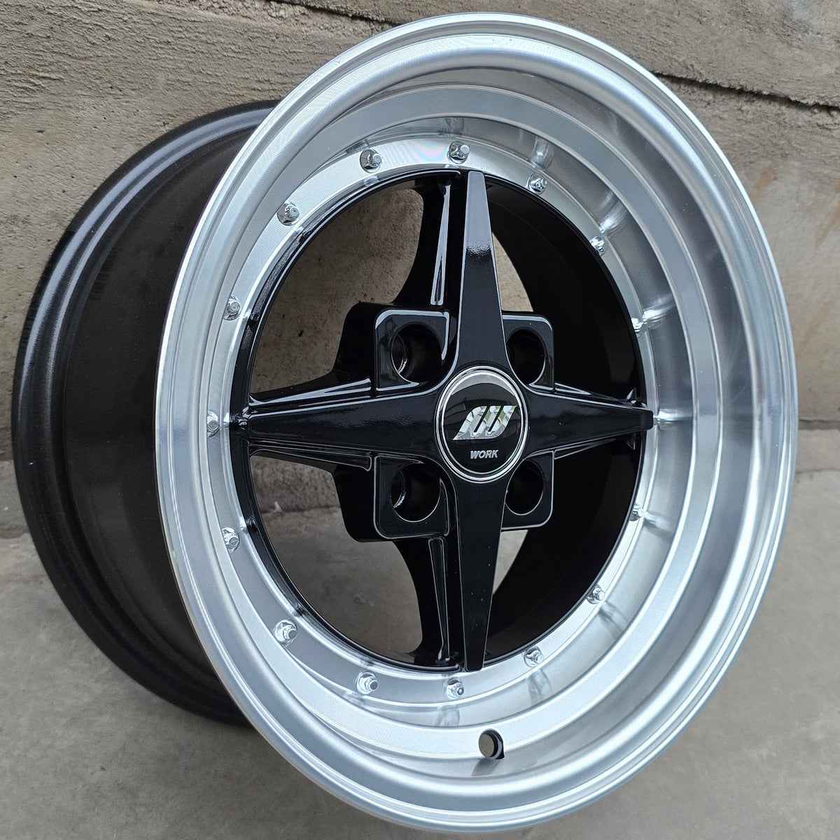 SET DE 4 LLANTAS WORK EQUIP. Aro 14 - 4x100. Color Negro Aro Cromado (14N4260A).
