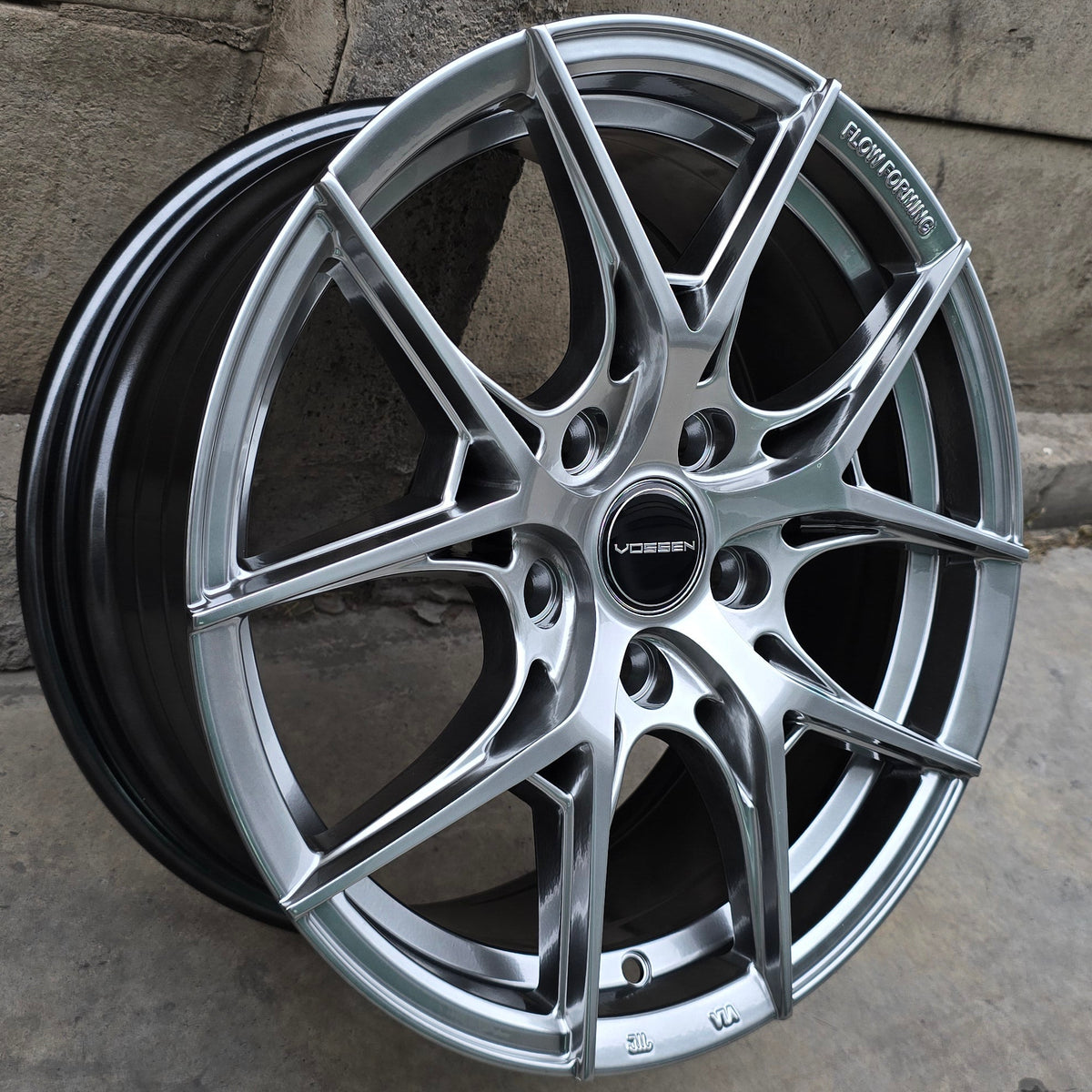 SET DE 4 LLANTAS VOSSEN HF5 *. Aro 16 - 5x114. Color Grafito Metalizado. (161022HB)