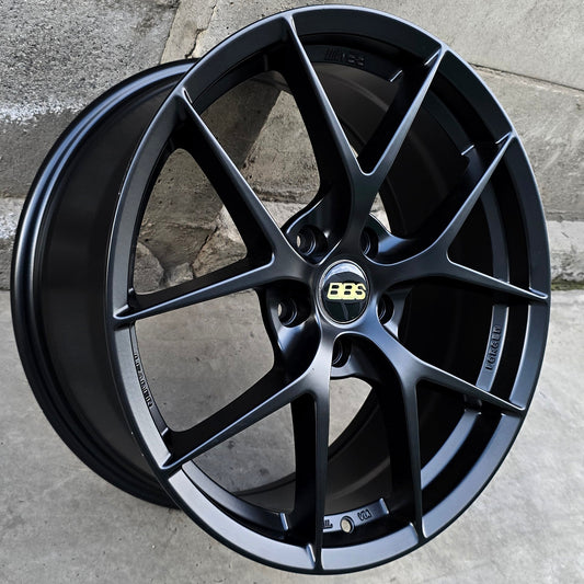 SET DE 4 LLANTAS BBS FIR. Aro 18 - 5x114. Color Negro Mate.