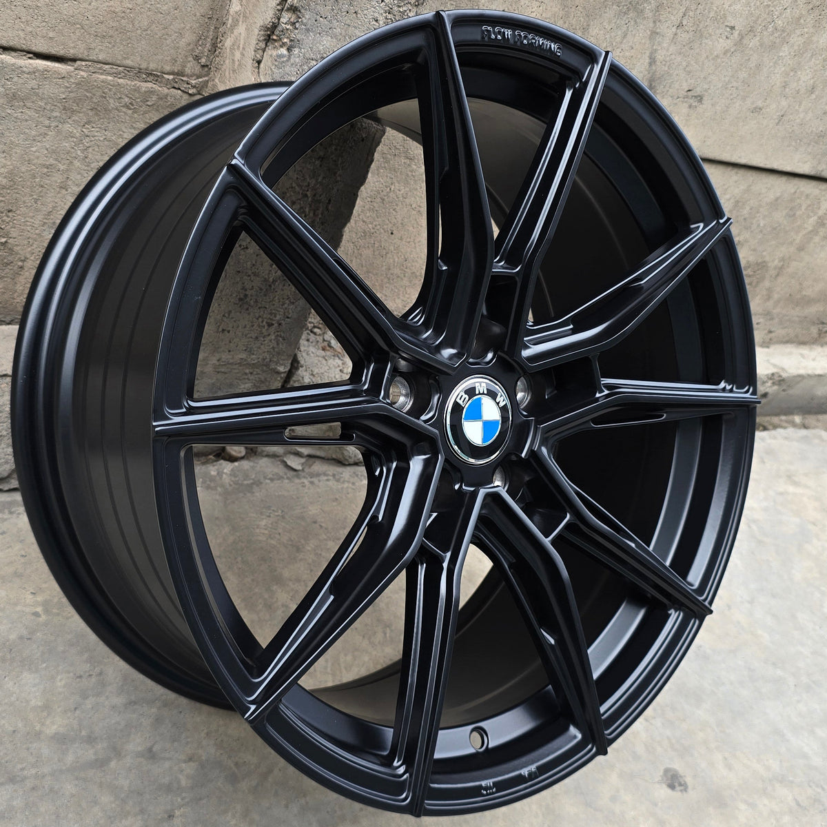 SET DE 4 LLANTAS BMW *. Color Negro Mate. Aro 18 - 5x112 (X807191)