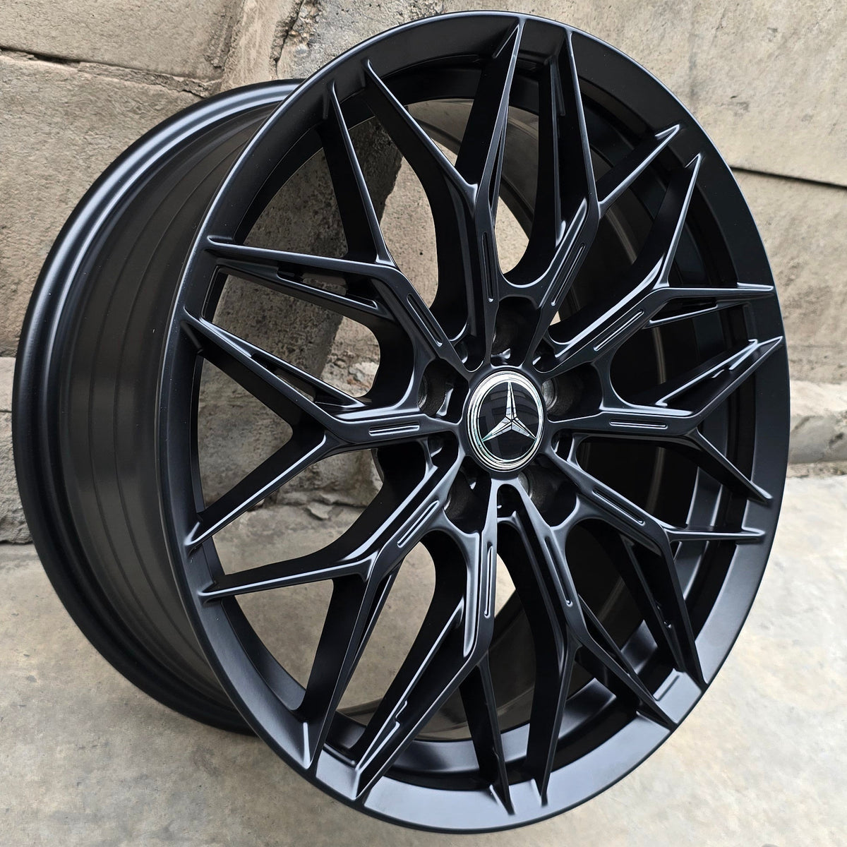 SET DE 4 LLANTAS MERCEDES *. Color Negro Mate. Aro 17 - 5x112 (X70733H)