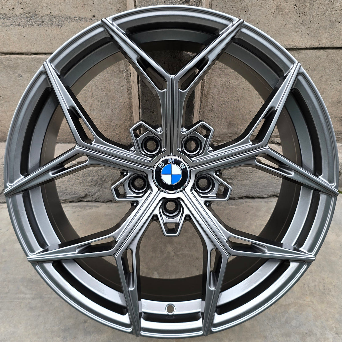 SET DE 4 LLANTAS BMW *. Color Grafito Metalizado. Aro 18 - 5x112 (X85664I)