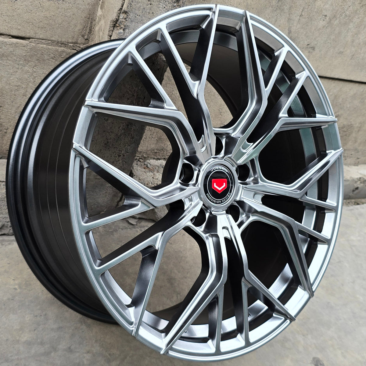 SET DE 4 LLANTAS VOSSEN RACING *. Color Grafito Metalizado *. Aro 18 - 5x114 (RGW026FF)
