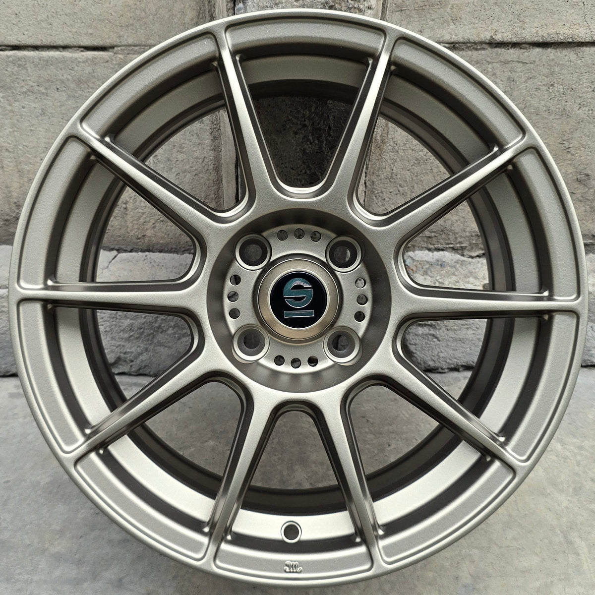 SET DE 4 LLANTAS SPARCO. Aro 15-4x100. Color Bronce. (1381)