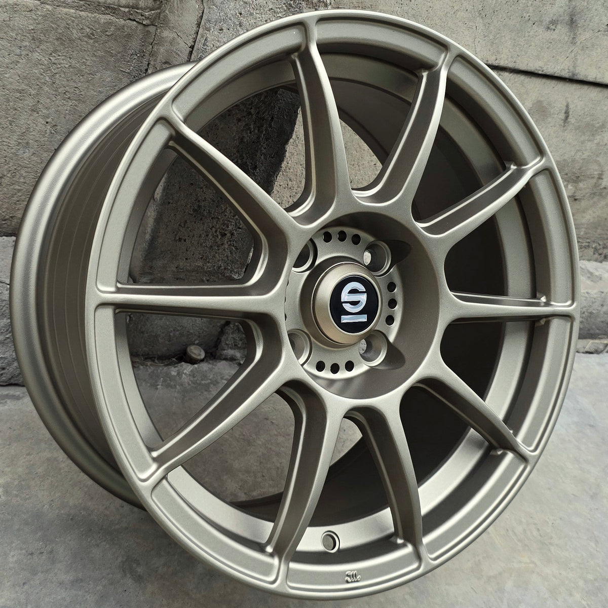 SET DE 4 LLANTAS SPARCO. Aro 15-4x100. Color Bronce. (1381)