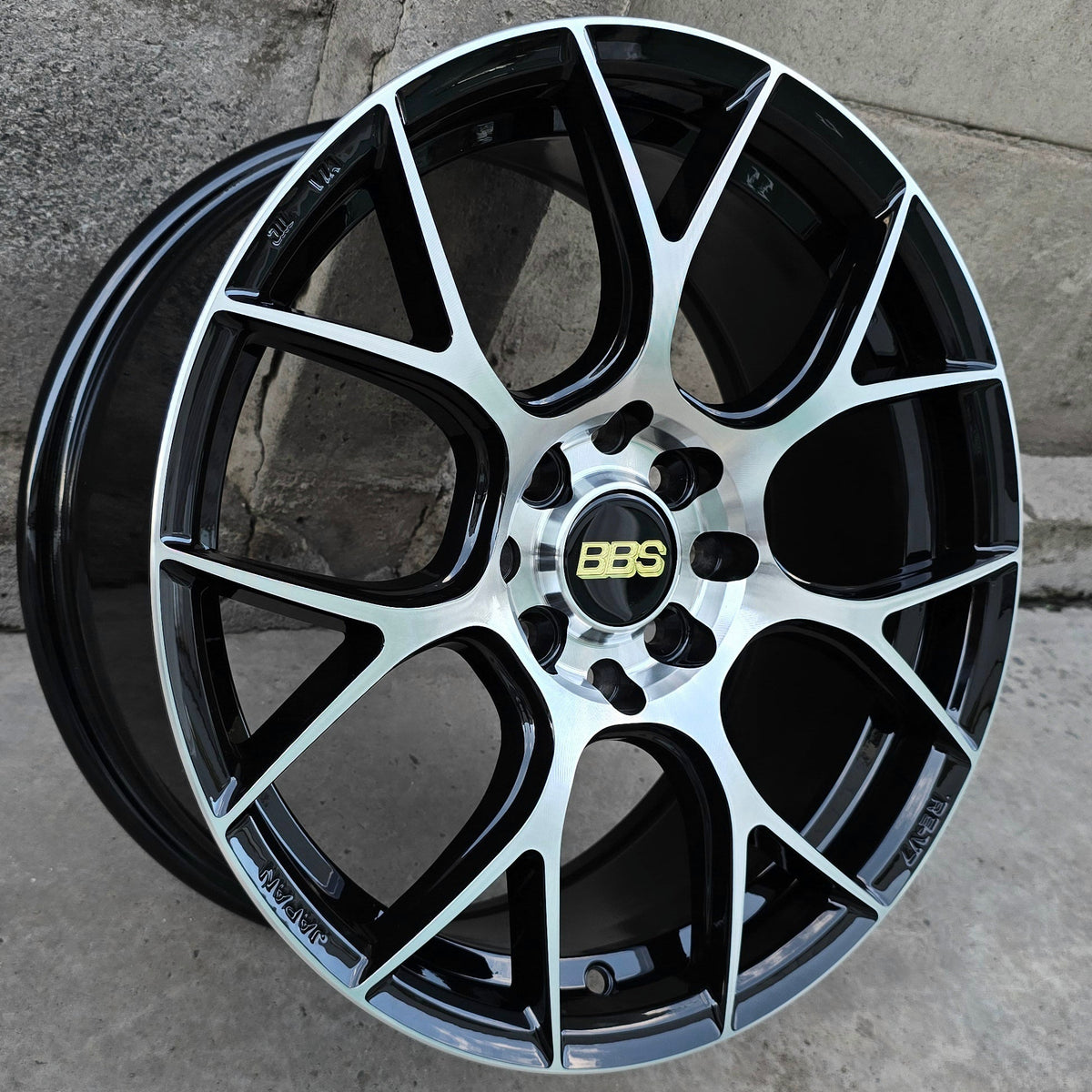 SET DE 4 LLANTAS BBS REV7. Aro 16 - 5x100, 5x114. Doble apernadura. Color Cromado Fondo Negro (RGW7105).