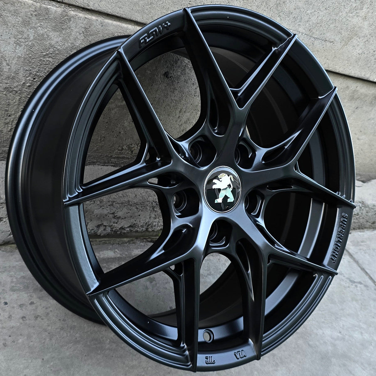 SET DE 4 LLANTAS PEUGEOT *. Aro 16 - 5x108. Color Negro Mate. (X161076)