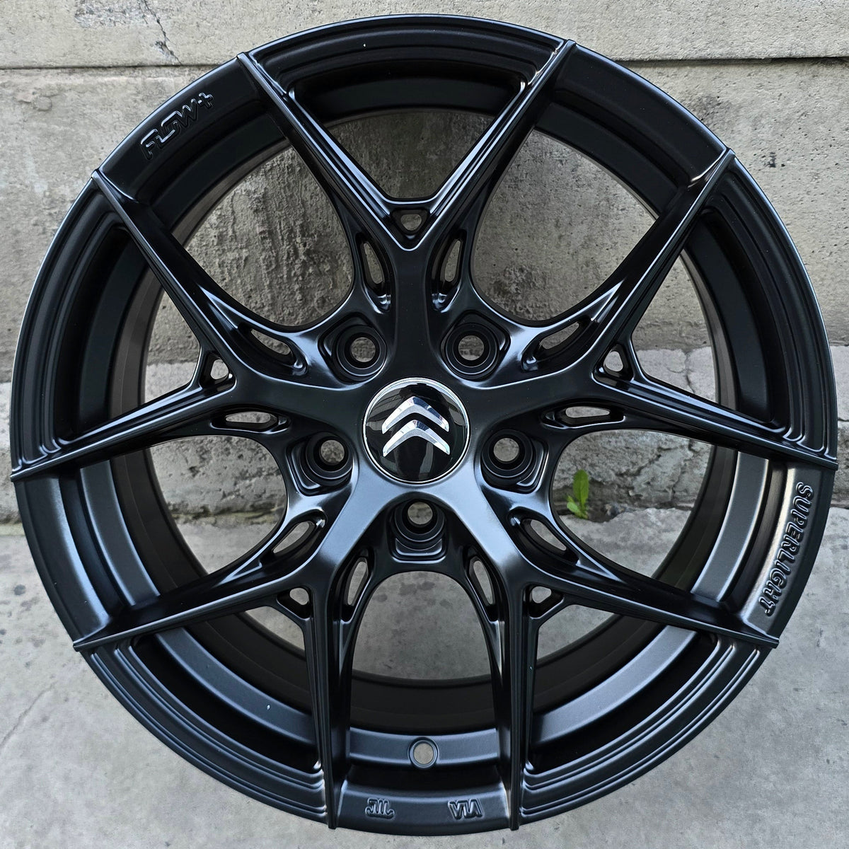 SET DE 4 LLANTAS CITROEN *. Aro 16 - 5x108. Color Negro Mate. (X161076)