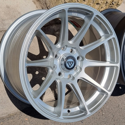 SET DE LLANTAS XXR 527. Aro 15-4x114 .Color Plateado .(VLF-C05).