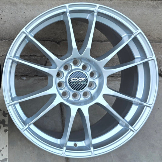 SET DE LLANTAS OZ ULTRA LIGERA COLOR Plateado. Aro 17- 5x100, 5x114 (320)