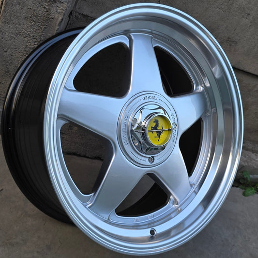 SET DE LLANTAS FERRARI  COLOR Plateado Aro Cromado. Aro 17- 5x100, 5x114 (1922)