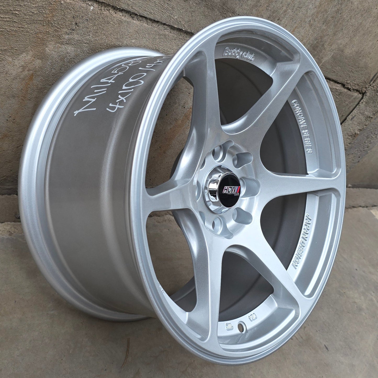 SET DE 4 LLANTAS CONCAVA. Aro 15 - 4x100, 4x108. Doble Apernadura. Color Plateado. (MILAS810425)