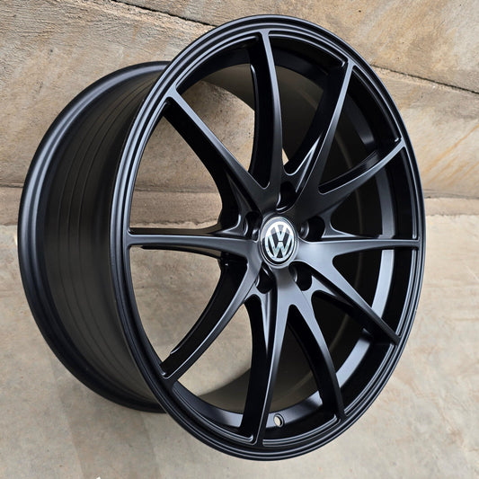 SET DE 4 LLANTAS VOLKSWAGEN *. Aro 18 - 5x112. Color Negro. (18CG25C)