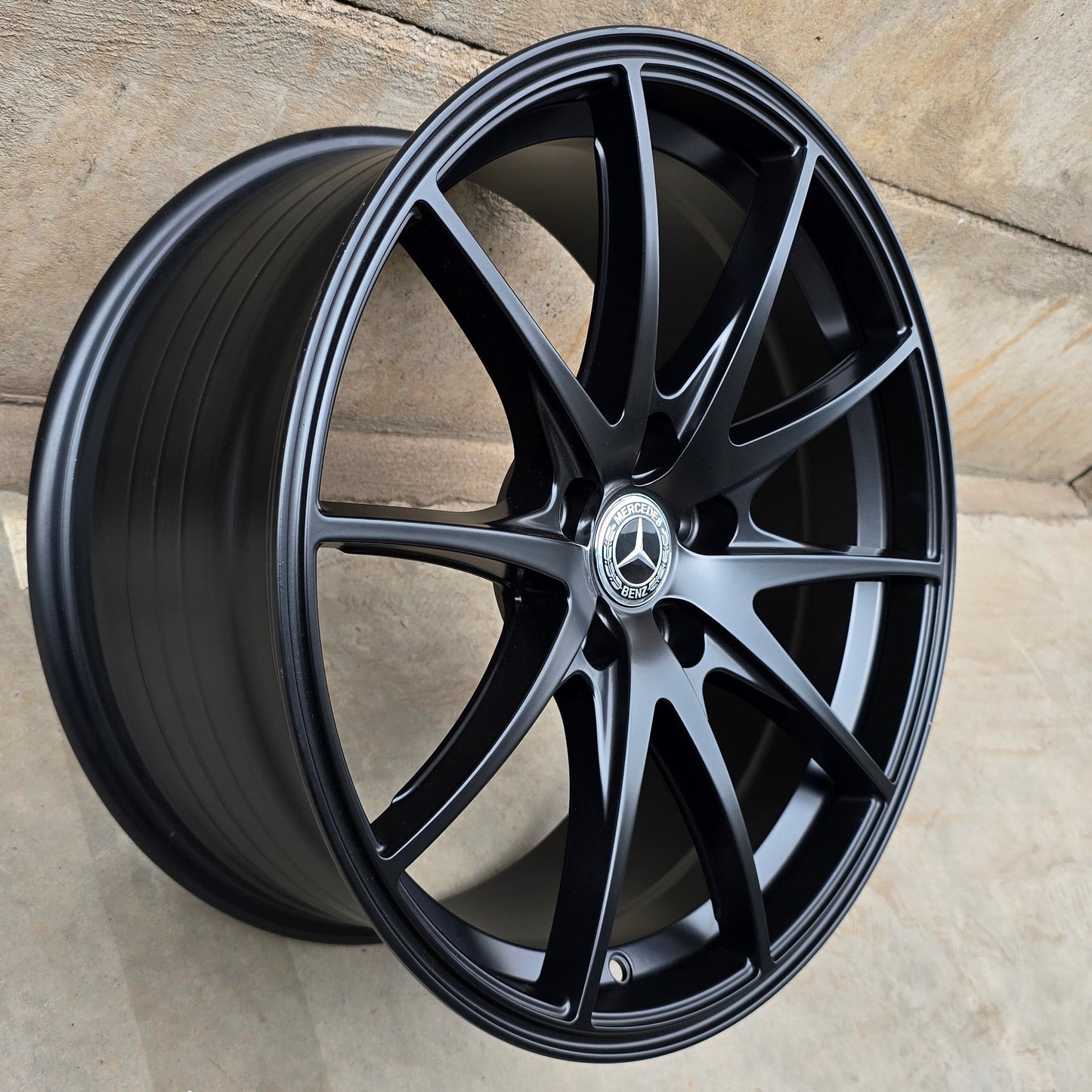 SET DE 4 LLANTAS MERCEDES *. Aro 18 - 5x112. Color Negro. (18CG25C)