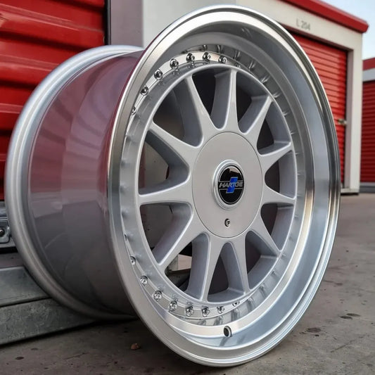 SET DE LLANTAS HEARTGE COLOR Plateada Aro Cromado. Aro 17- 5x112, 5x120 (5004)