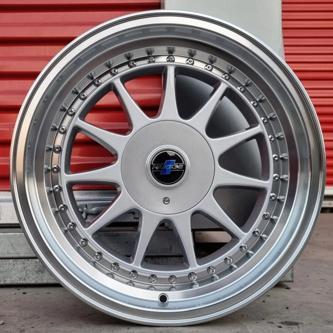 SET DE LLANTAS HEARTGE COLOR Plateada Aro Cromado. Aro 17- 5x112, 5x120 (5004)