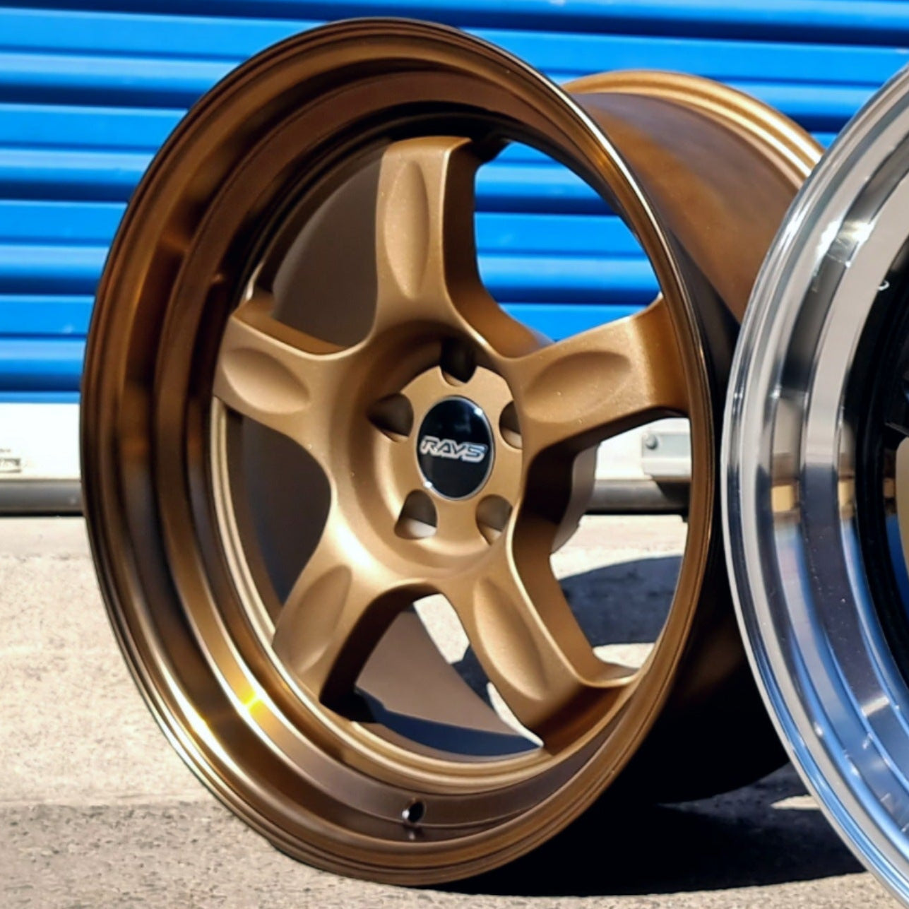 SET DE LLANTAS RAYS 21C COLOR Bronce. Aro 17- 5x114 (5008)