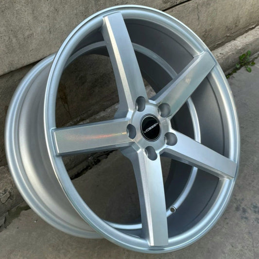 SET DE LLANTAS VOSSEN CV3 COLOR Cromado Fondo Plateado. Aro 18 - 5x112 (NEBI2-1)