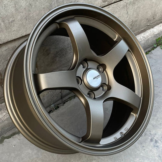SET DE LLANTAS ADVAN GT COLOR Bronce. Aro 18 - 5x114. (ZR698X)