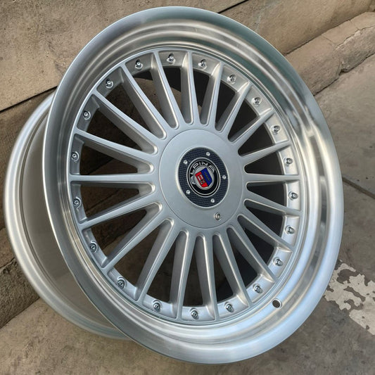 SET DE LLANTAS ALPINA COLOR Plateado Aro Cromado. Aro 18 - 5x120,5x112 (5010)