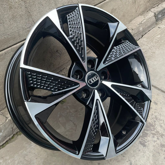 SET DE LLANTAS AUDI COLOR Cromado Fondo Negro. Aro 18 - 5x112 (6106)