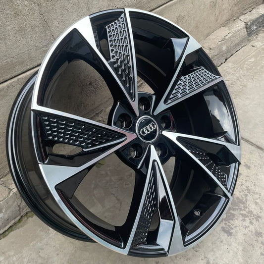 SET DE LLANTAS AUDI. Aro 17 - 5x112. Color Cromado Fondo Negro. (H861F)