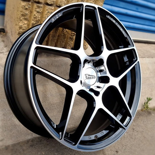SET DE LLANTAS RIZO. Aro 18 - 5x114 .Color Cromado Fondo Negro .(RS3).
