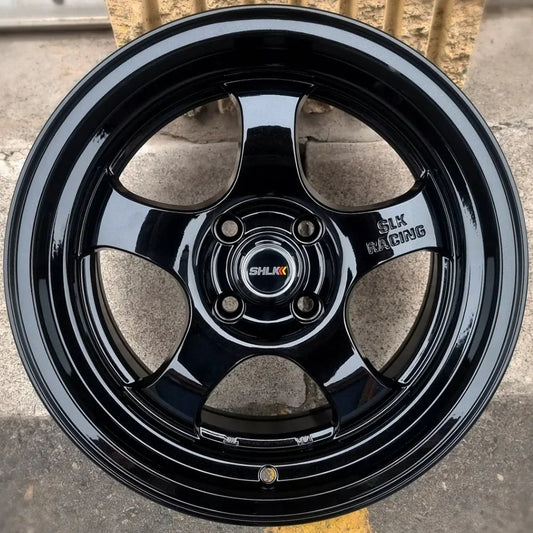 SET DE LLANTAS WORK MEISTER. Aro 15-4x100 .Color Negro Brillante .(1462).