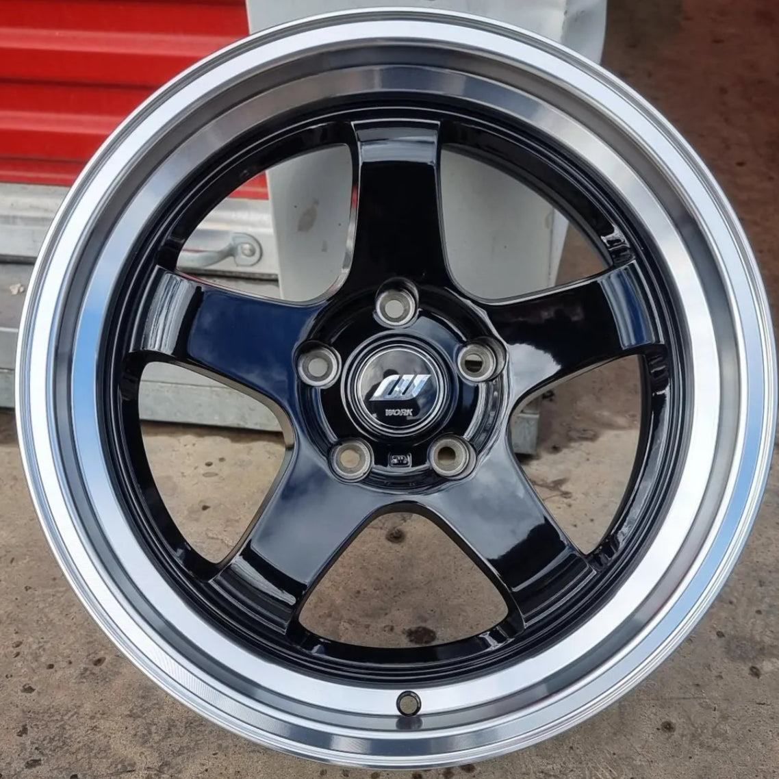 SET DE LLANTAS WORK MEISTER. Aro 17- 5x114 .Color Negro Aro Cromado .(K36GTSTW530N).