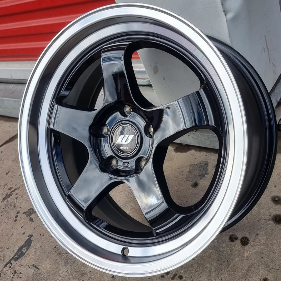 SET DE LLANTAS WORK MEISTER. Aro 17- 5x114 .Color Negro Aro Cromado .(K36GTSTW530N).