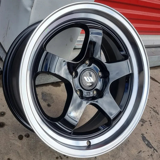 SET DE LLANTAS WORK MEISTER. Aro 17- 5x114 .Color Negro Aro Cromado .(K36GTSTW530N).