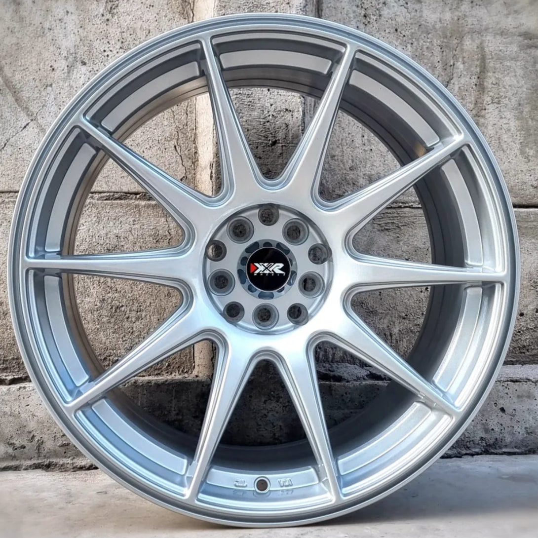 SET DE LLANTAS XXR 527. Aro 18 - 5x100. .Color plateado .(AS271887530101001143731TS).
