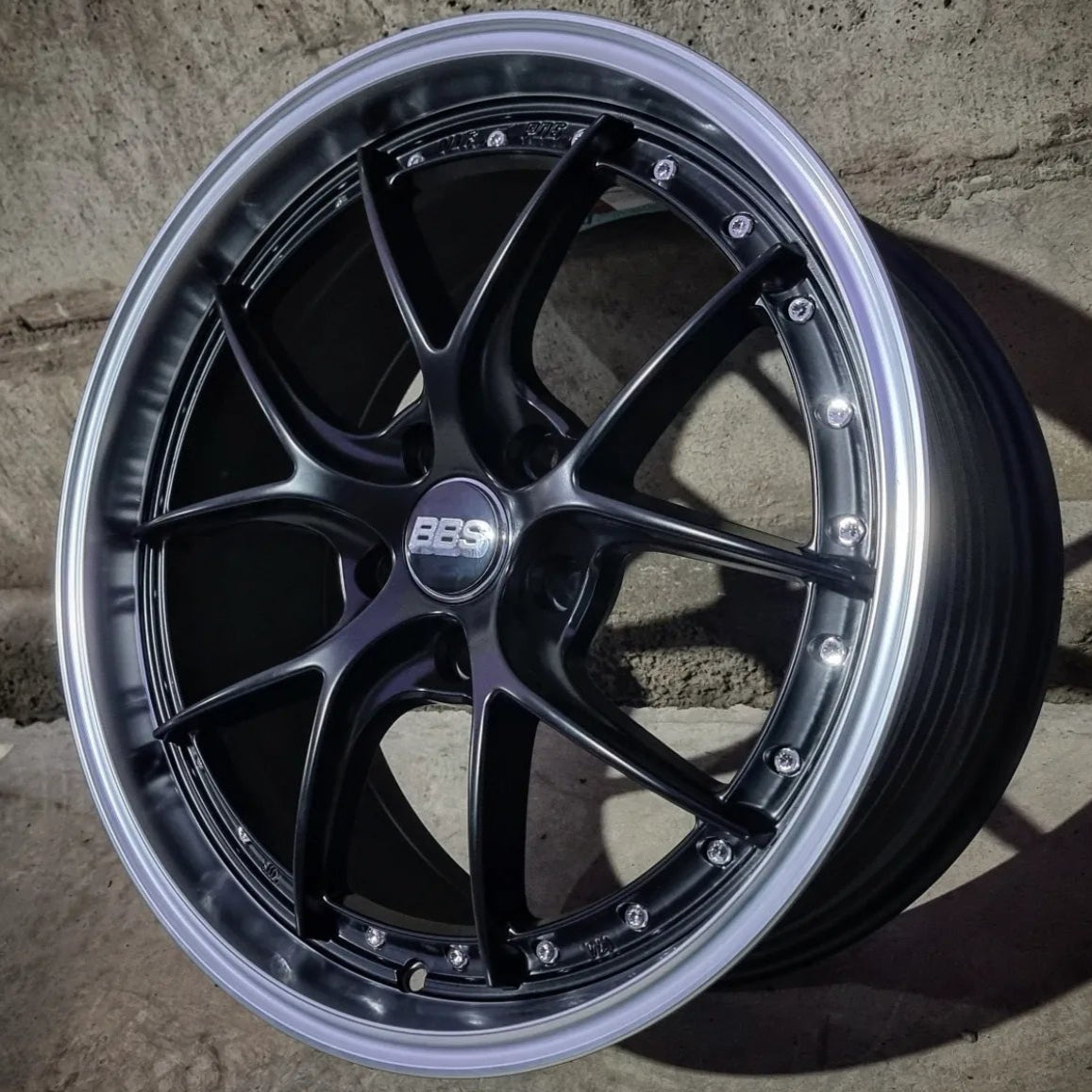 SET DE LLANTAS BBS FIR COLOR Negro Aro Cromado. Aro 18 - 5x114. (VLFP06)