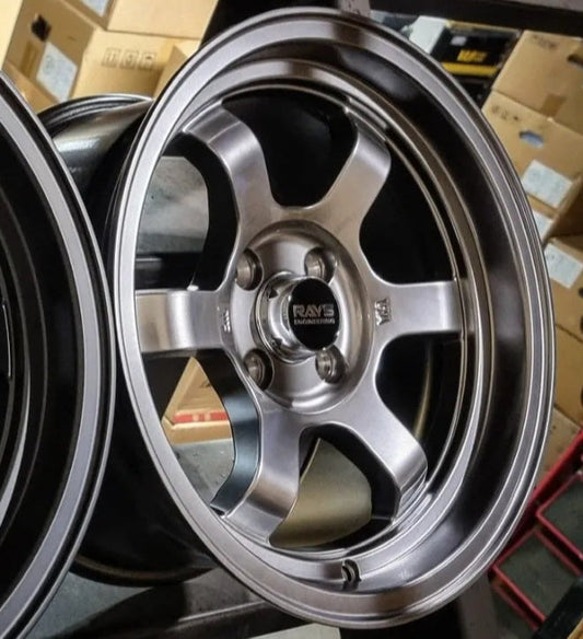 SET DE LLANTAS VOLK TE37. Aro 15-4x100 .Color Grafito Metalizado .(L434).