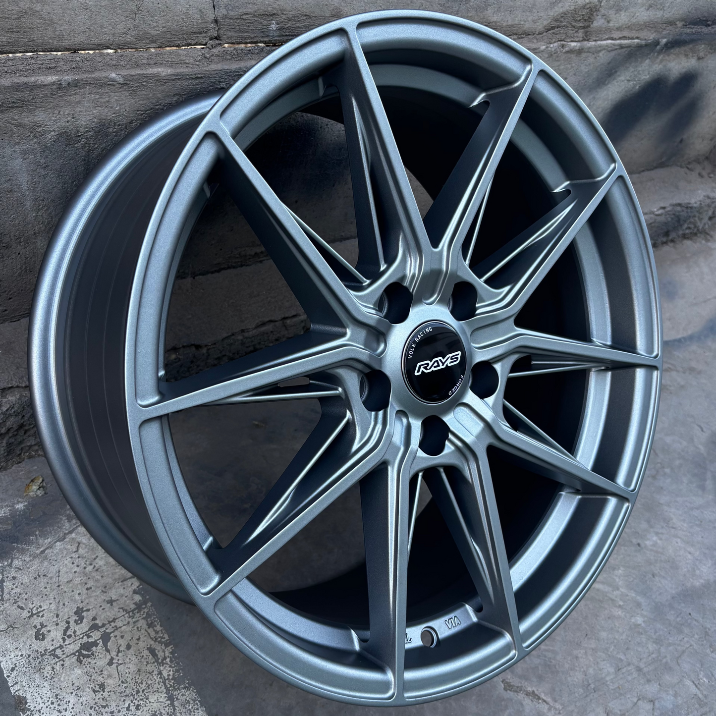 SET DE 4 LLANTAS Rays COLOR Grafito. Aro 17- 5x114 (INUGAMI)