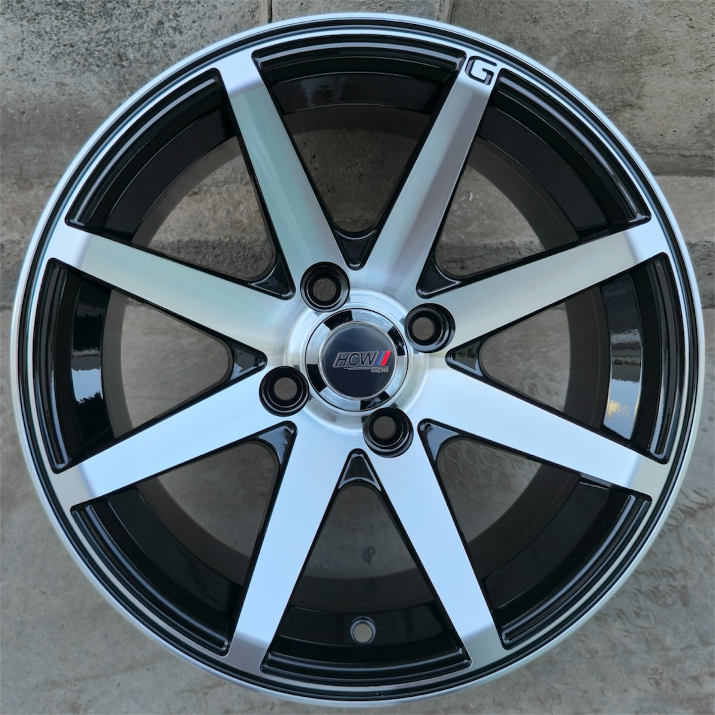 SET DE 4 LLANTAS NEGRAS. Aro 14 - 4x100. Color Negro. (14S8040A)