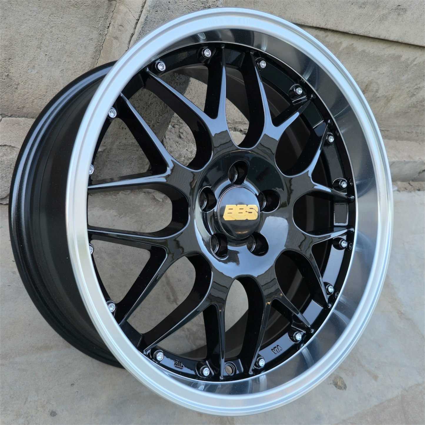 SET DE 4 LLANTAS BBS RSGT. Aro 17 - 5x100. Color Negro Aro Cromado. (17C1087A)