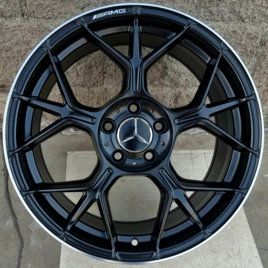 SET DE LLANTAS MERCEDEZ COLOR Negro Mate Linea Cromado. Aro 19 - 5x112. (8129)