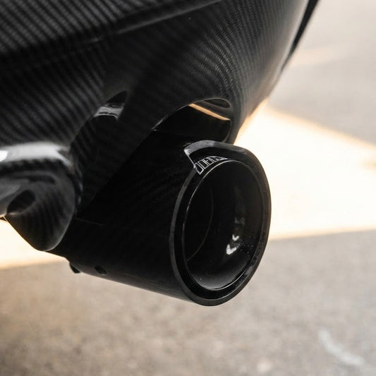 Cola de Escape de Alto Flujo BMW M Performance 2,75”x3,5” en fibra de carbono.